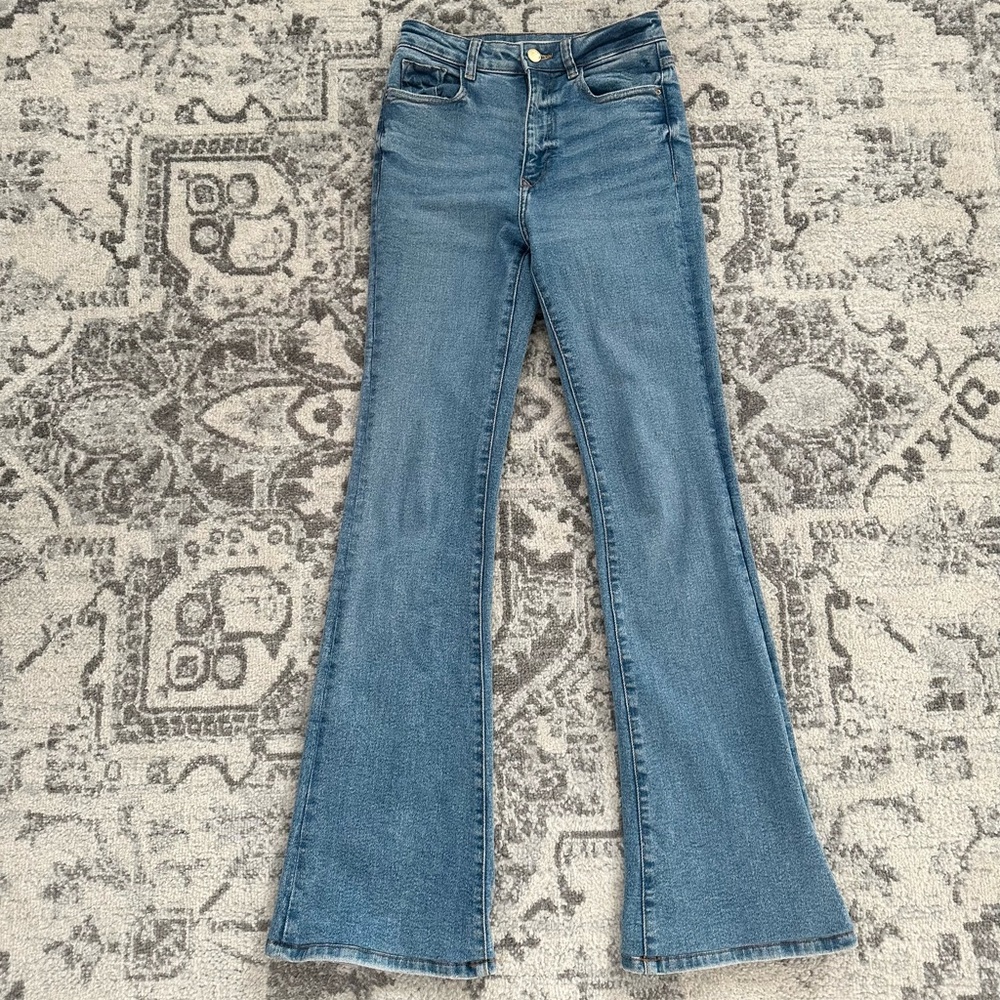 Zara High Rise Flare - US25